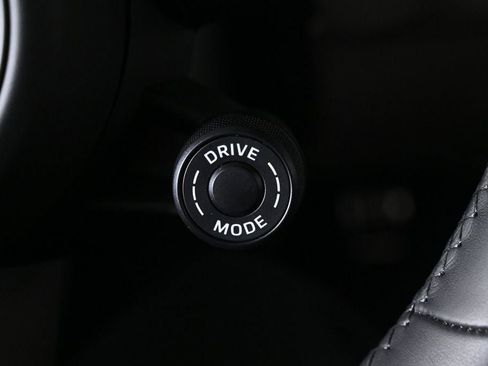 Certified 2025 Porsche Cayenne S image 23