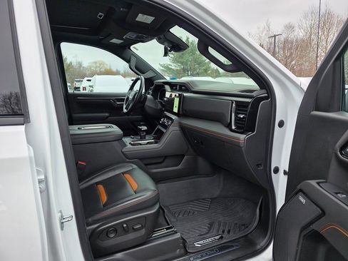 Used 2022 GMC Sierra 1500 AT4 w/ AT4 Premium Package image 13