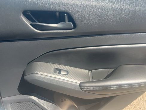 Used 2024 Nissan Altima 2.5 SV FWD image 32