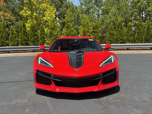 Used 2025 Chevrolet Corvette E-Ray w/ Stealth Interior Trim Package AWD/4WD image 10