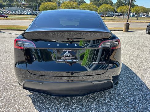 Used 2021 Tesla Model Y Performance image 6
