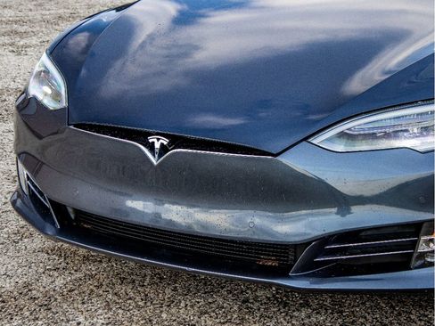 Used 2020 Tesla Model S Long Range Plus image 11