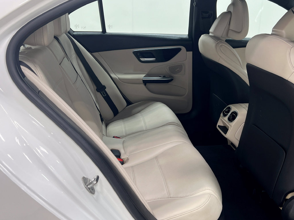 Used 2022 Mercedes-Benz C 300 4MATIC Sedan image 32