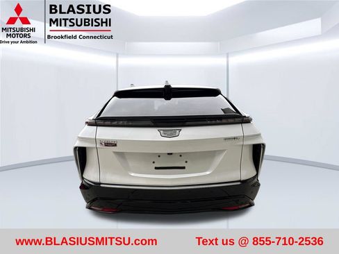 Used 2024 Cadillac Lyriq Luxury AWD/4WD image 10