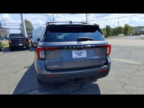 Certified 2025 Ford Explorer Active AWD/4WD image 7