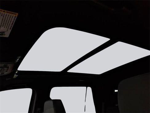 Certified 2024 Chevrolet Tahoe Z71 w/ Luxury Package image 16