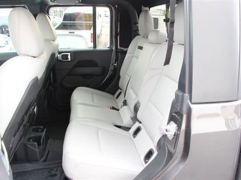 Used 2021 Jeep Gladiator Mojave image 18
