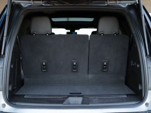 Used 2021 Chevrolet Tahoe RST w/ Luxury Package image 32