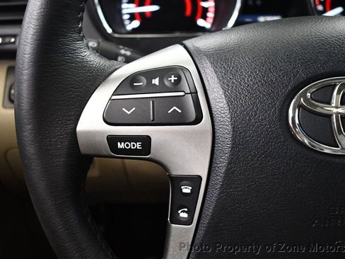 Used 2012 Toyota Highlander Limited w/ Tow Pkg image 37