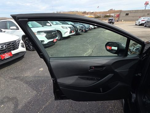 Used 2024 Toyota Corolla LE image 12