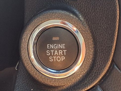 Used 2021 Subaru Outback Limited image 15