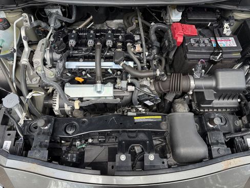 Used 2025 Nissan Versa SV FWD image 29