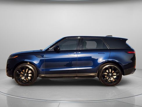 Used 2023 Land Rover Range Rover Sport SE image 2