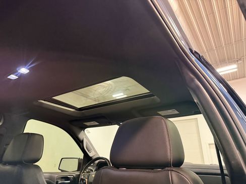 Used 2019 Chevrolet Silverado 1500 High Country AWD/4WD image 17
