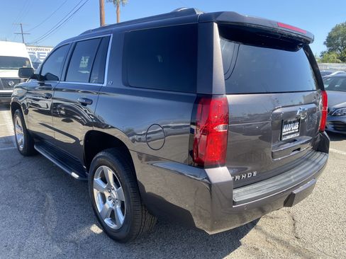 Used 2018 Chevrolet Tahoe LT w/ Luxury Package RWD image 9