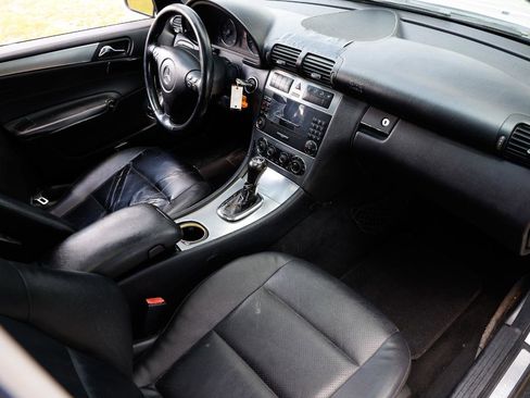 Used 2005 Mercedes-Benz C 230 Sedan image 16