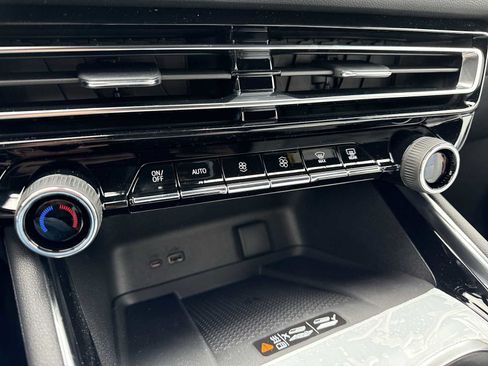 New 2026 Chevrolet Traverse High Country w/ LPO, Floor Liner Package FWD image 17