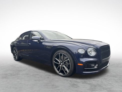 Used 2024 Bentley Flying Spur V8 image 3
