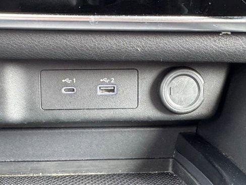 Used 2023 Nissan Rogue S image 25