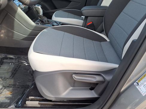 New 2026 Volkswagen Taos S image 10