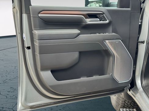 New 2026 GMC Sierra 2500 Denali w/ Denali Reserve Package AWD/4WD image 12