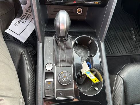 Used 2023 Volkswagen Atlas Cross Sport SEL image 23