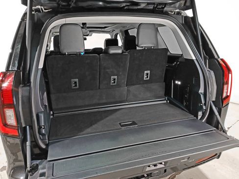 Used 2025 Ford Expedition Active image 7