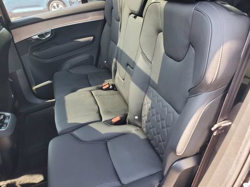 Certified 2025 Volvo XC90 B6 Plus AWD/4WD image 32