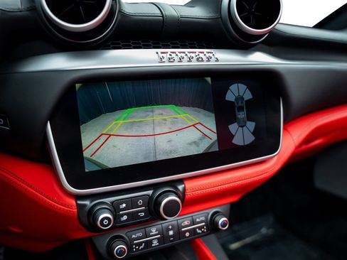 Used 2019 Ferrari Portofino RWD image 49