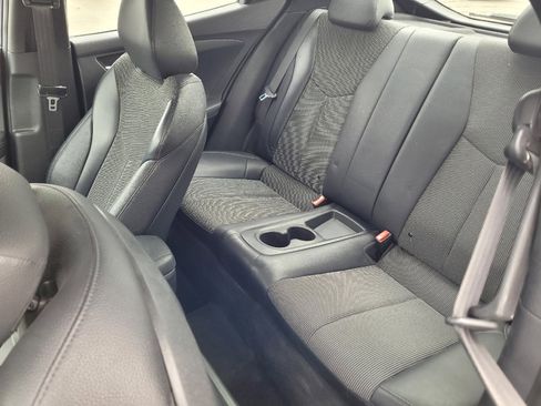 Used 2016 Hyundai Veloster w/ Option Group 02 FWD image 18