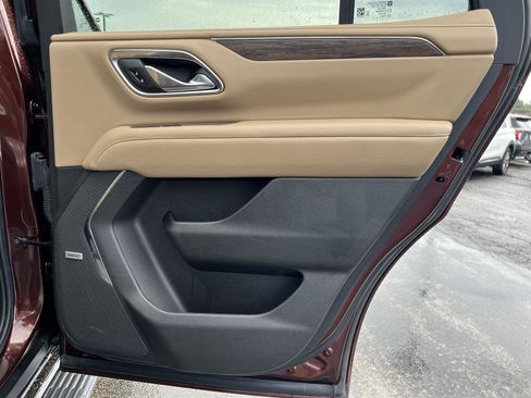 Used 2022 Chevrolet Tahoe Premier AWD/4WD image 18