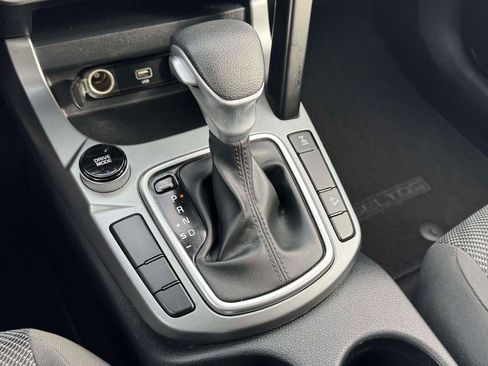 Used 2023 Kia Seltos LX image 28