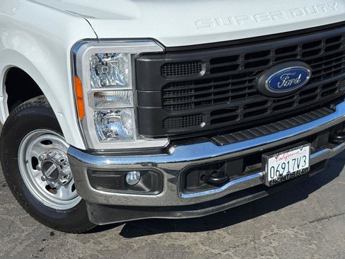 Used 2023 Ford F250 XL w/ XL Chrome Package image 3