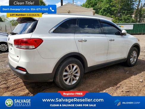Used 2017 Kia Sorento AWD w/ LX Convenience Package image 4