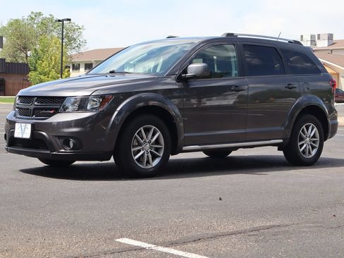 Used 2018 Dodge Journey Crossroad FWD image 11