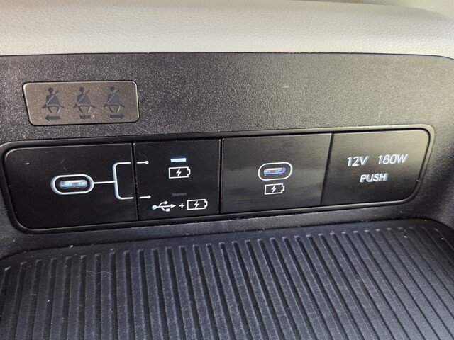 Used 2025 Hyundai Kona SEL FWD image 27