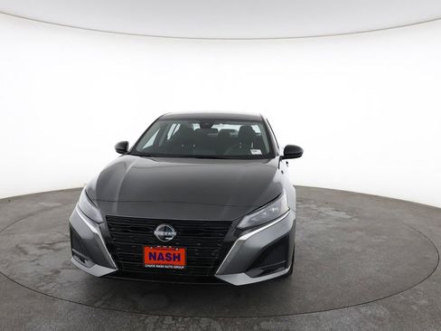 Used 2025 Nissan Altima 2.5 SV image 4