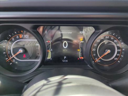 New 2025 Jeep Gladiator High Tide image 11