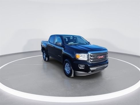 Used 2020 GMC Canyon 2WD Crew Cab w/ Convenience Package image 2
