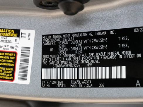 Used 2023 Toyota Highlander LE FWD image 33