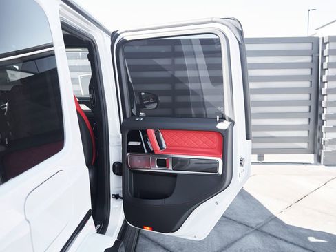 Used 2025 Mercedes-Benz G 63 AMG 4MATIC image 31