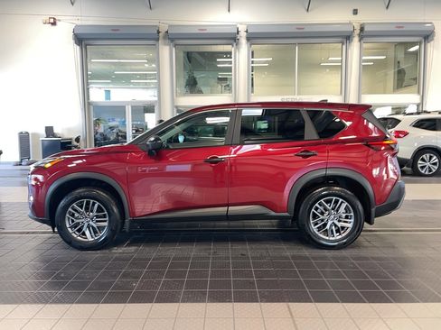 Used 2023 Nissan Rogue S image 4