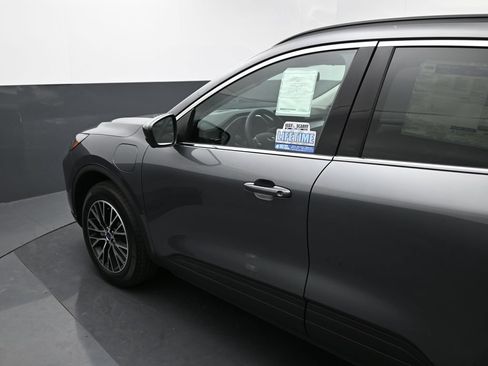 New 2024 Ford Escape SE w/ PHEV Premium Package FWD image 17