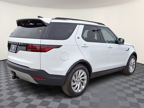 Certified 2025 Land Rover Discovery S image 8