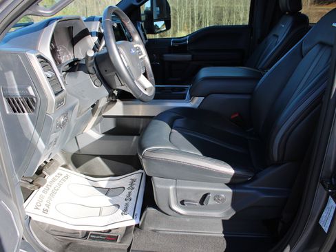 Used 2022 Ford F250 Platinum w/ FX4 Off-Road Package image 13