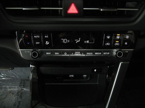 Certified 2024 Kia Seltos EX image 15