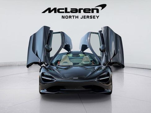 New 2026 McLaren 750S RWD image 4