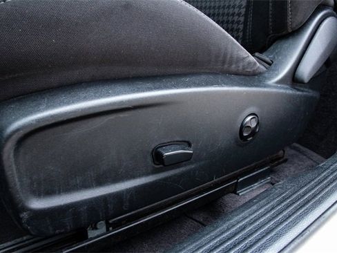 Used 2018 Dodge Challenger SXT image 15