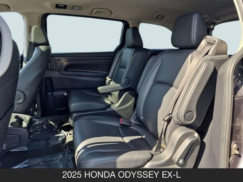 Used 2025 Honda Odyssey EX-L image 17