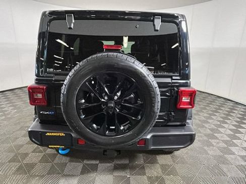 Used 2024 Jeep Wrangler Unlimited Sahara AWD/4WD image 3